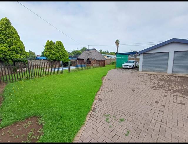 4 BEDROOM HOUSE FOR SALE IN SONLAND PARK